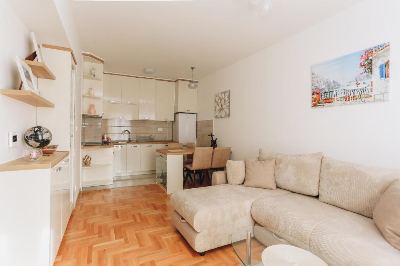 Apartments Viva Oliva Budva Bagian luar foto